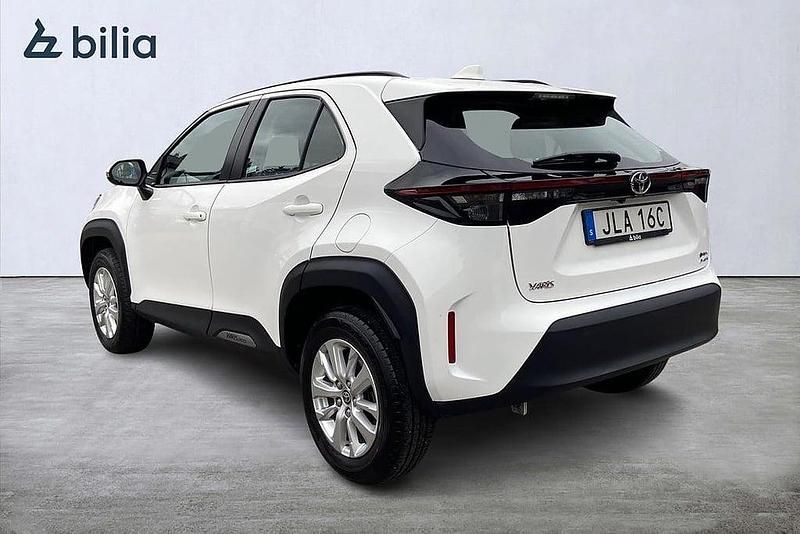 Begagnad Toyota Yaris Cross Active 92 HK (67 kW) 2024 Vit SUV