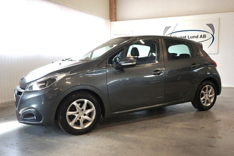Mörkgrå Begagnad 2015 Peugeot 208 Halvkombi | 109 000 kr (Lite dyr) - Bild 1/4