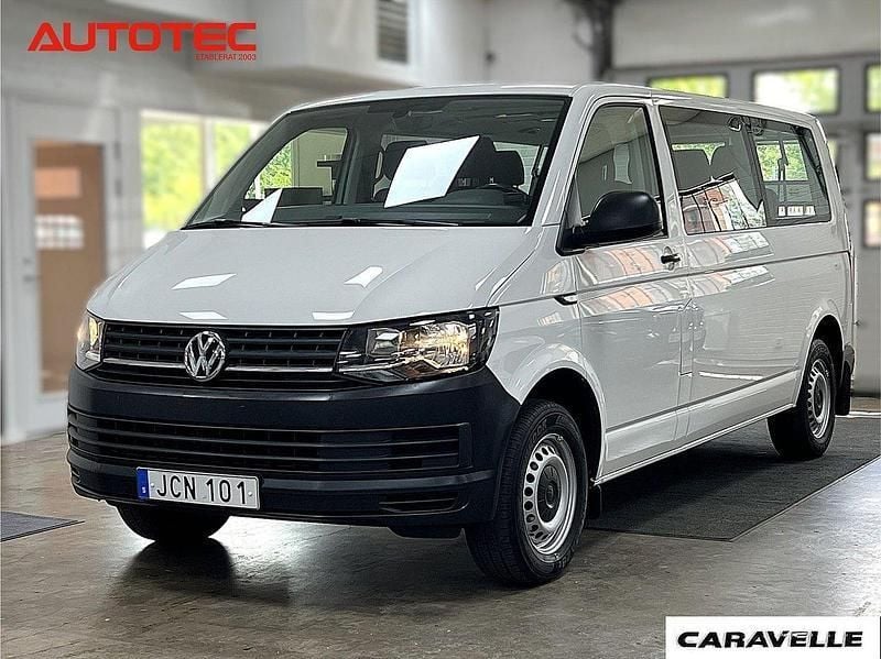 Vit Begagnad 2018 VW Caravelle Trendline Minibuss | 279 500 kr (Superpris) - Bild 1/4