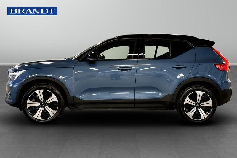 Begagnad Volvo XC40 Single Motor 175 kW (238 HK) 2023 Blå SUV