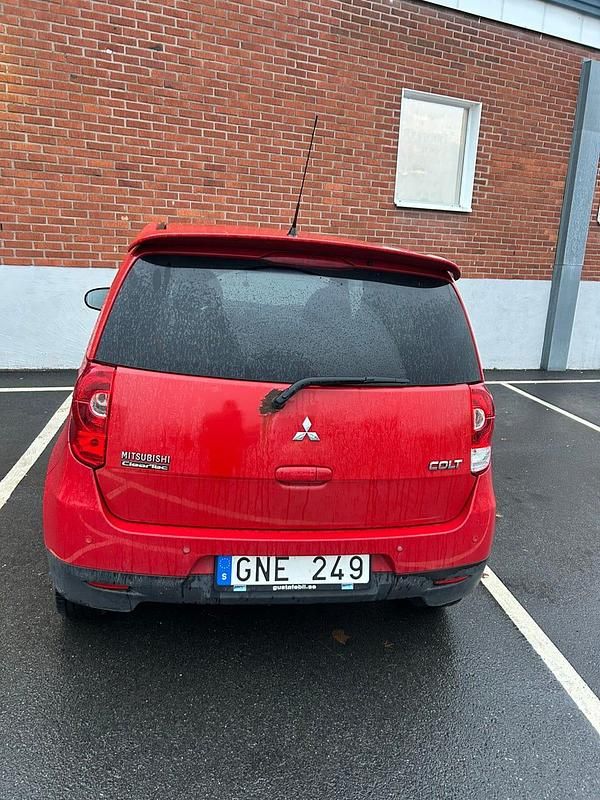 Begagnad Mitsubishi Colt 95 HK (69 kW) 2011 Halvkombi