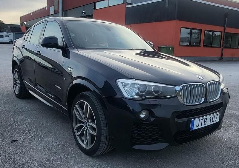 Svart Begagnad 2016 BMW X4 M Sport SUV | 238 900 kr (Superpris) - Bild 1/4