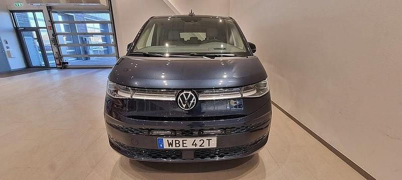 Begagnad VW Multivan 2024 Blå Van