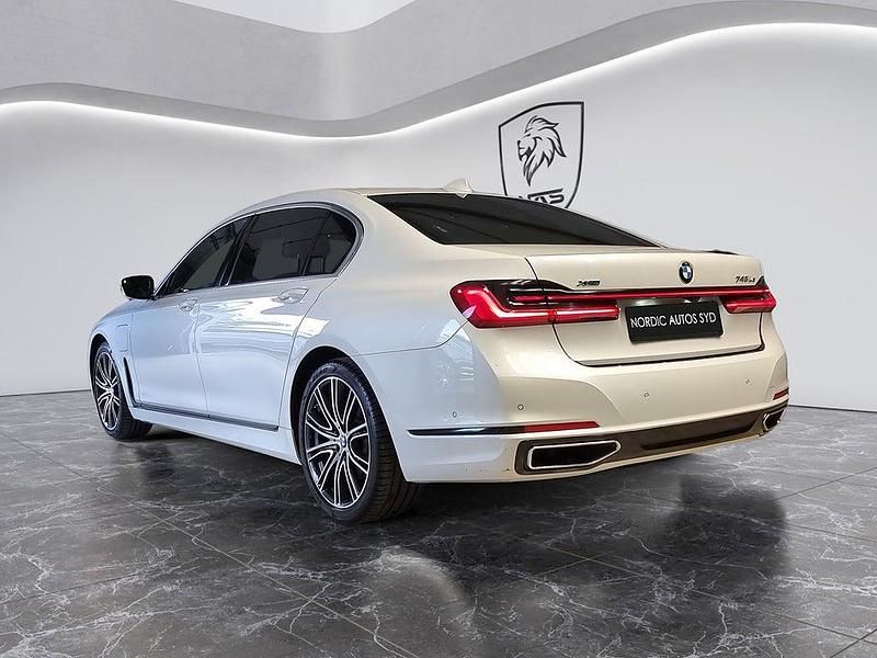 Begagnad BMW 745L M Sport 395 HK (290 kW) 2019 Vit Sedan
