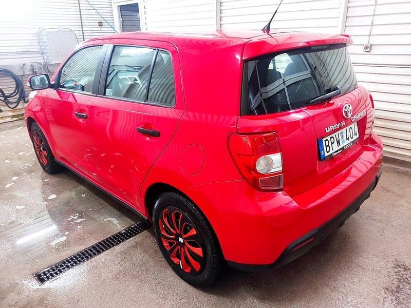 Begagnad Toyota Urban Cruiser 101 HK (74 kW) 2009 Halvkombi