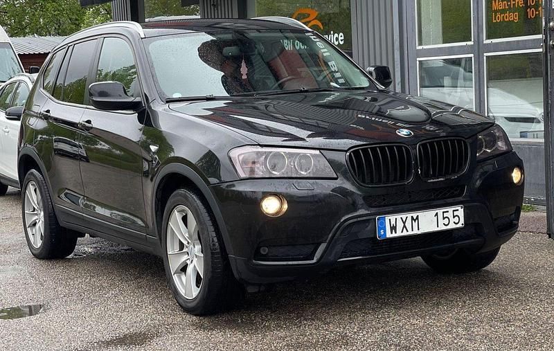 Svart Begagnad 2011 BMW X3 SUV | 124 900 kr (Marknadspris) - Bild 1/4