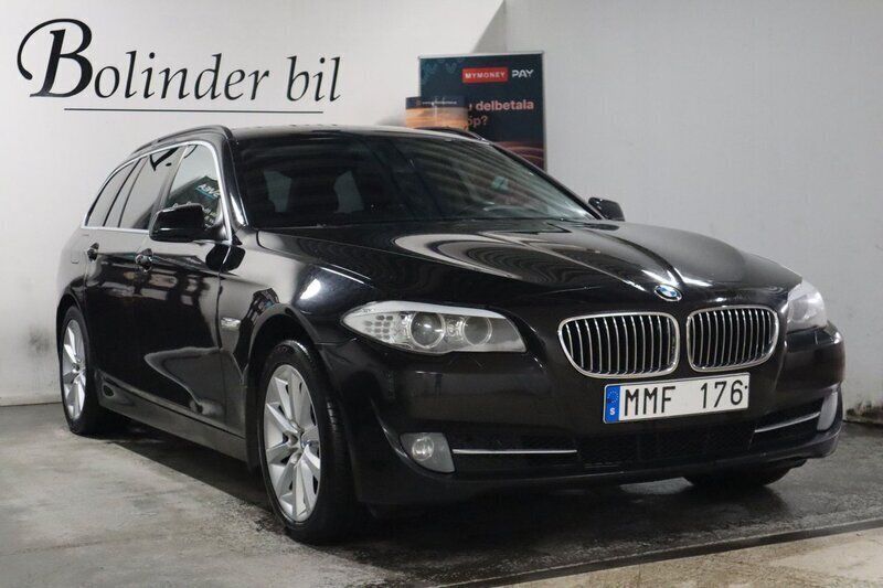 Svart Begagnad 2011 BMW 520 Kombi | 99 800 kr (Marknadspris) - Bild 1/4