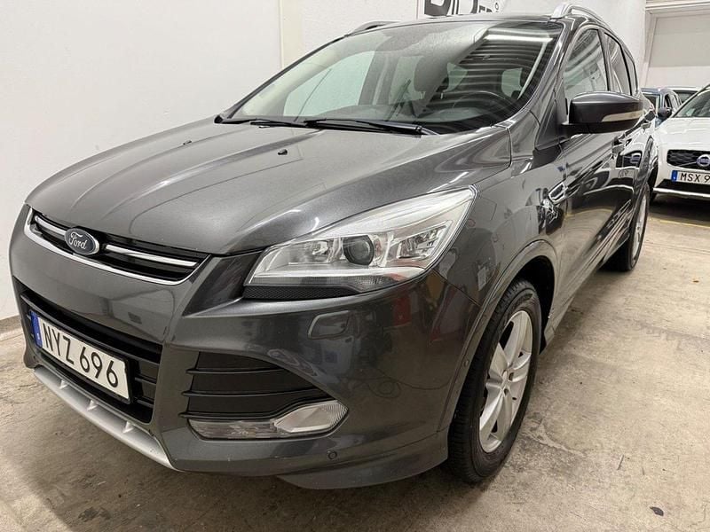 Grå (grå metallic) Begagnad 2016 Ford Kuga Titanium SUV | 99 500 kr (Bra pris) - Bild 1/4