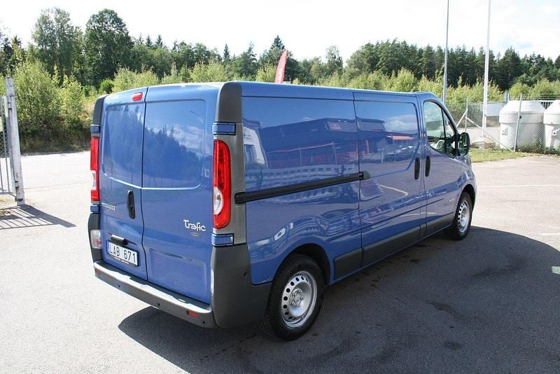 Blå Begagnad 2010 Renault Trafic Van | 59 000 kr (Marknadspris) - Bild 1/4