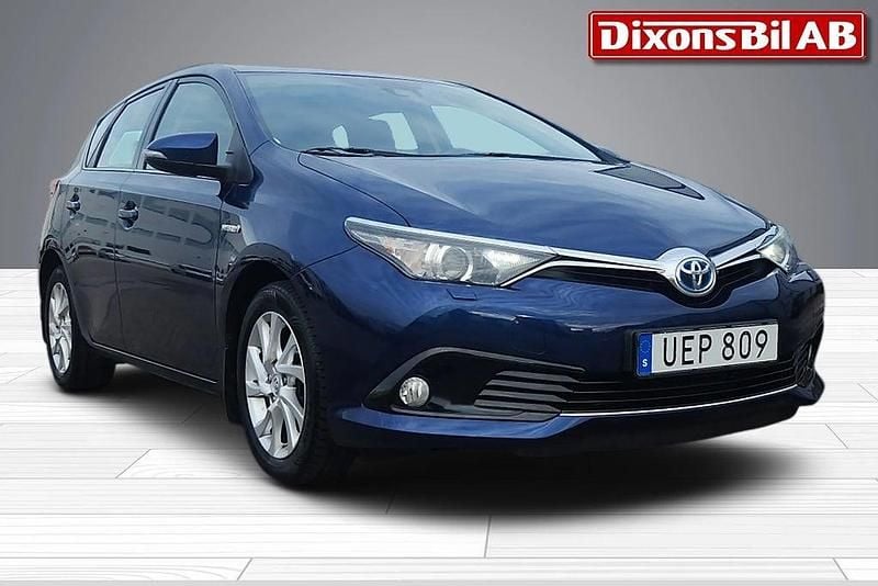 Mörkblå Begagnad 2017 Toyota Auris Hybrid Active Halvkombi | 119 000 kr (Bra pris) - Bild 1/4