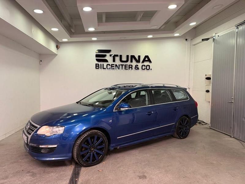 Blå Begagnad 2010 VW Passat Sportline Kombi | 54 900 kr (Marknadspris) - Bild 1/4