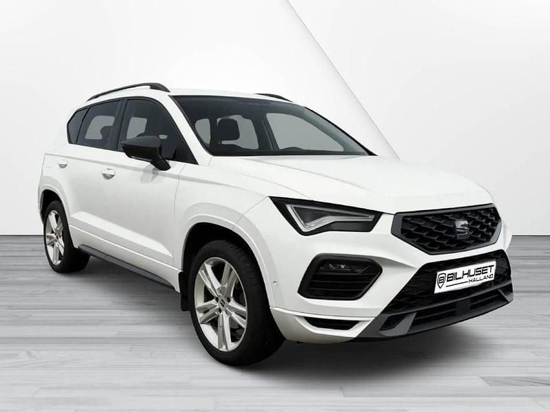 Vit Begagnad 2023 Seat Ateca FR SUV | 269 900 kr (Marknadspris) - Bild 1/2