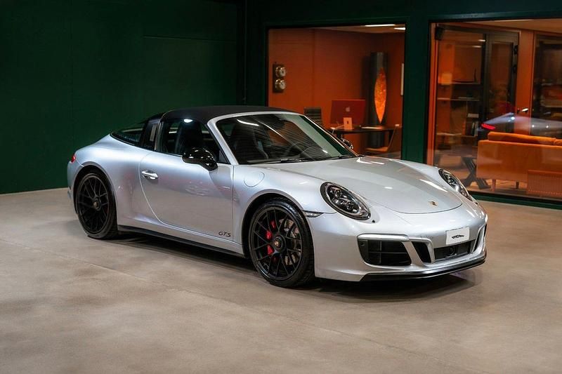 Silver Begagnad 2018 Porsche 911 Targa 4 Cab | 1 659 900 kr - Bild 1/4