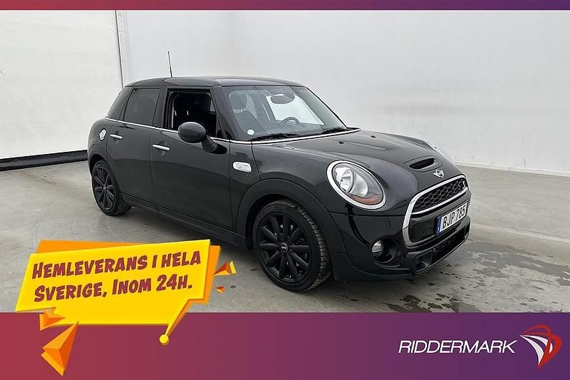 Svart Begagnad 2017 Mini Cooper S Halvkombi | 149 900 kr (Marknadspris) - Bild 1/3