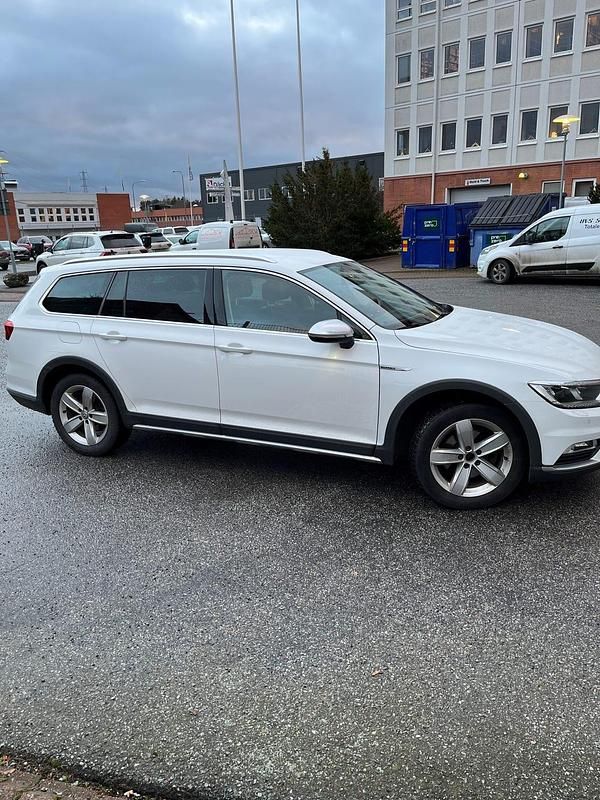 Begagnad 2018 VW Passat Alltrack Kombi | 149 000 kr (Bra pris) - Bild 1/4