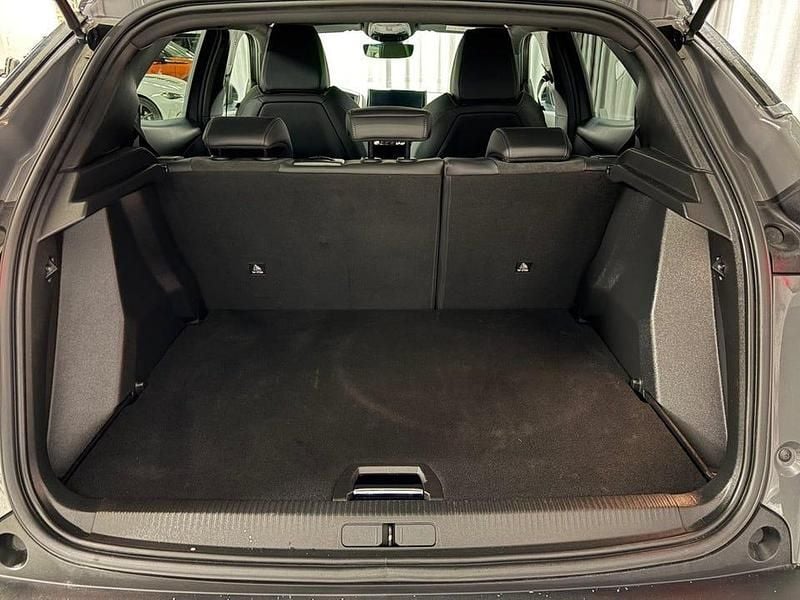 Begagnad Peugeot 2008 GT 131 HK (96 kW) 2023 Grå SUV