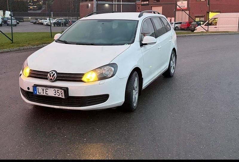 Begagnad 2012 VW Golf VII Kombi | 49 000 kr (Bra pris) - Bild 1/4