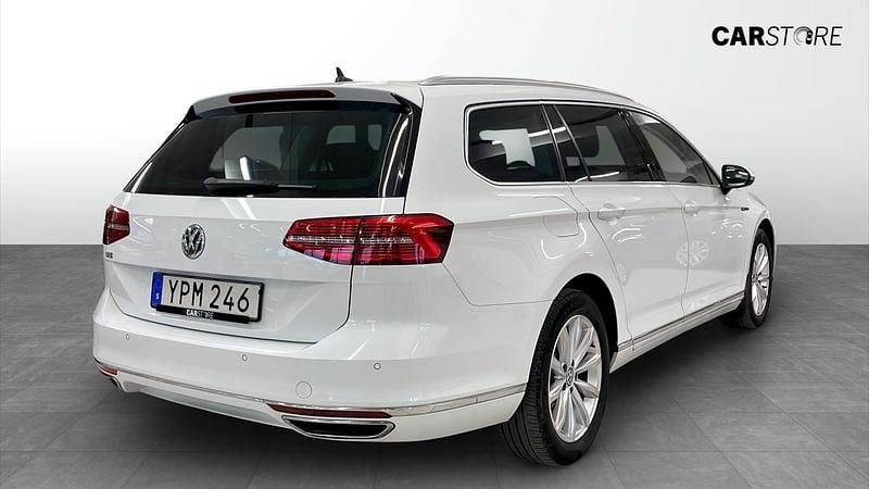 Begagnad VW Passat GTE 218 HK (160 kW) 2018 Vit Kombi