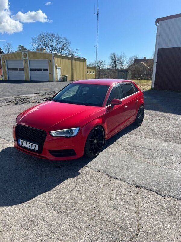 Begagnad 2014 Audi A3 Sportback Halvkombi | 84 500 kr (Marknadspris) - Bild 1/4