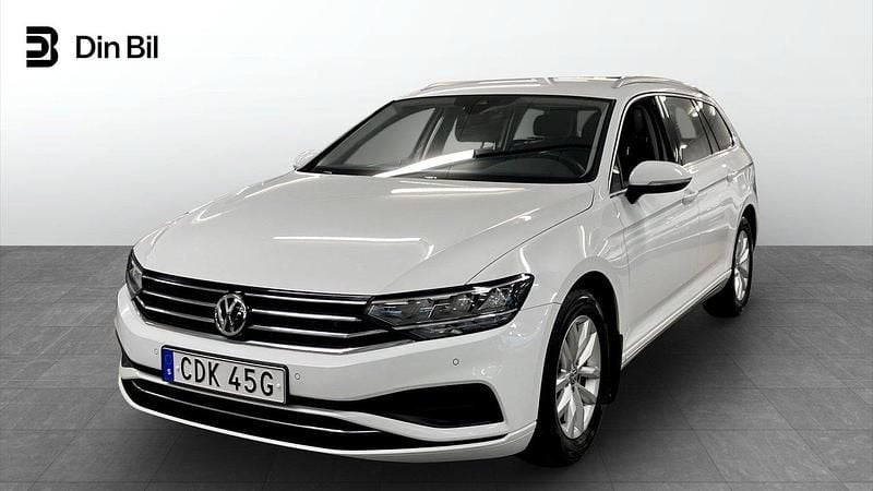 Vit Begagnad 2019 VW Passat Kombi | 219 900 kr (Marknadspris) - Bild 1/4