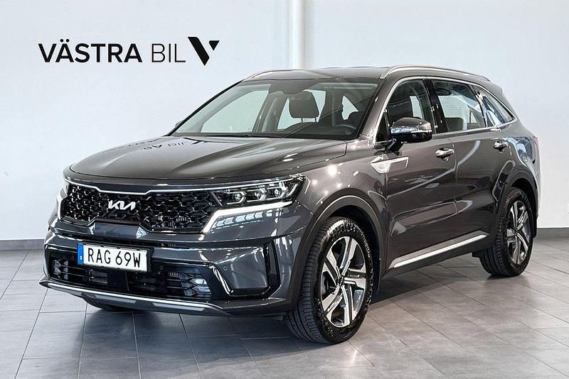 Grå Begagnad 2023 Kia Sorento SUV | 474 900 kr (Bra pris) - Bild 1/4