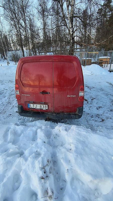 Begagnad Citroën Berlingo 90 HK (66 kW) 2011 Minibuss
