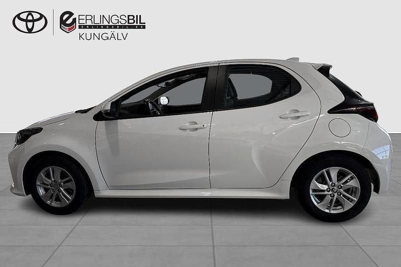 Begagnad Toyota Yaris Hybrid Active 117 HK (86 kW) 2023 Vit