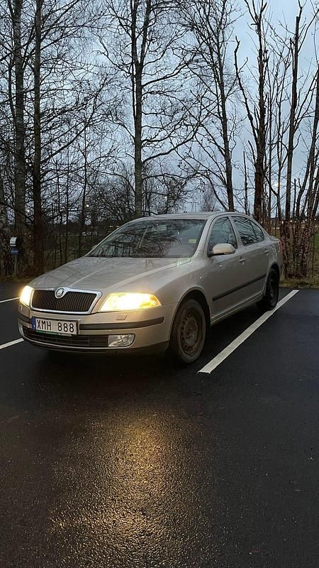 Begagnad 2006 Skoda Octavia Sedan | 19 000 kr (Marknadspris) - Bild 1/4