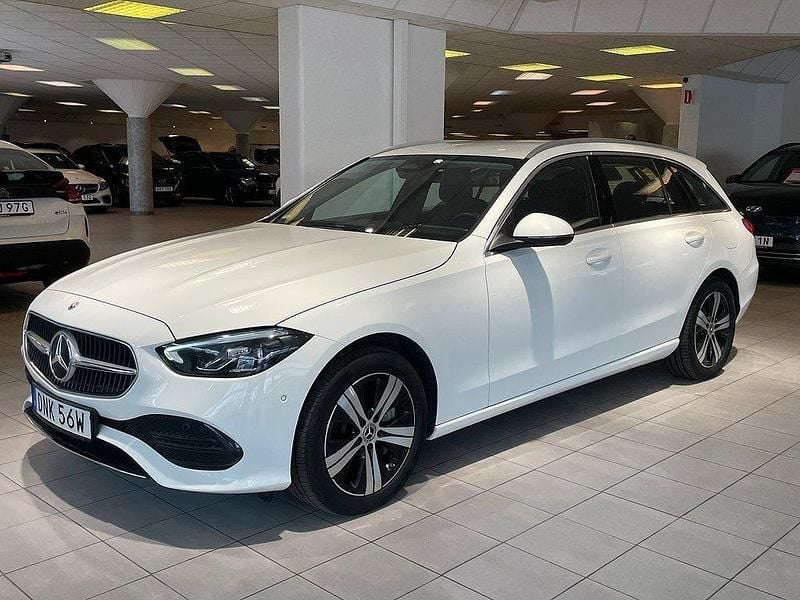 Vit Begagnad 2022 Hyundai Bayon Essential SUV | 184 900 kr (Marknadspris) - Bild 1/4