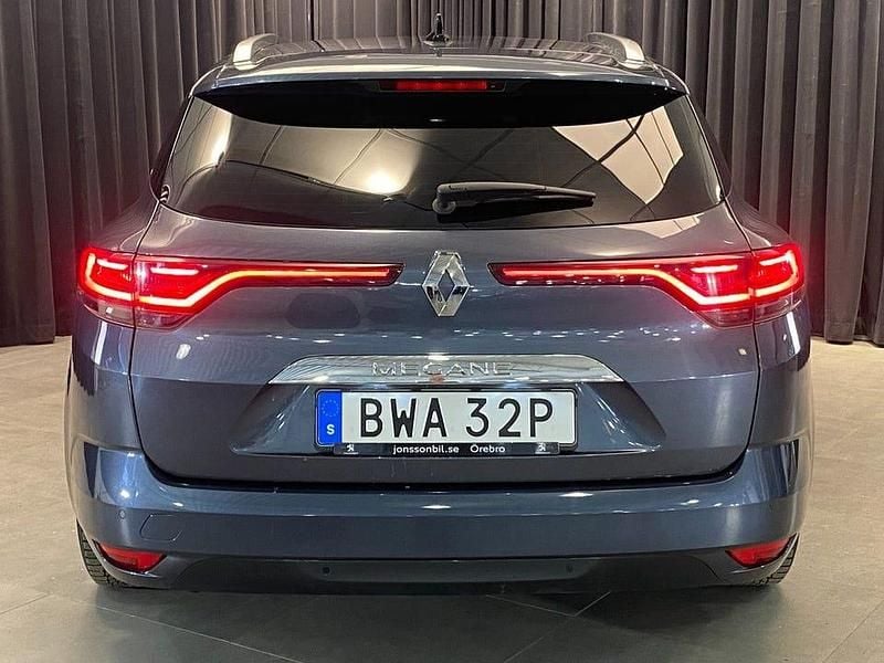 Begagnad Renault Mégane IV 140 HK (102 kW) 2023 Grå Kombi