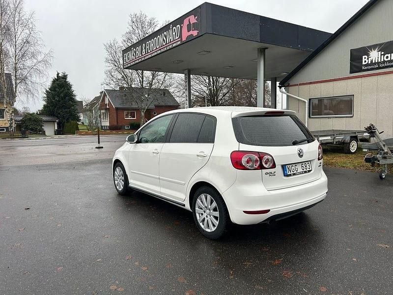 Vit Begagnad 2013 VW Golf VII Halvkombi | 54 900 kr (Superpris) - Bild 1/4