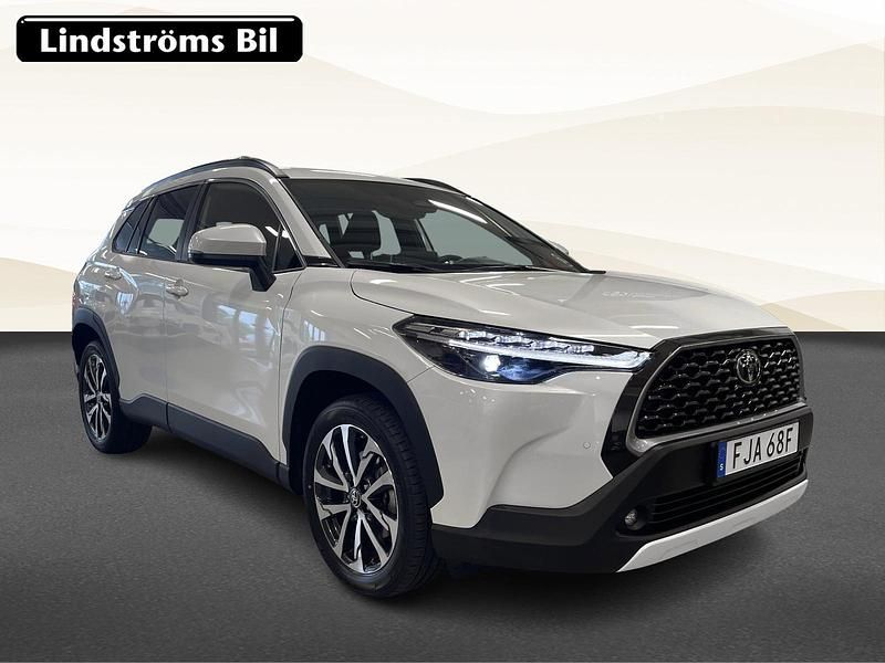 Begagnad Toyota Corolla Cross Executive 200 HK (147 kW) 2024 Vit SUV