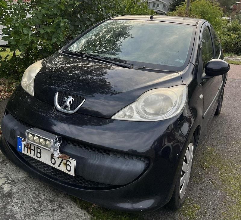 Svart Begagnad 2007 Peugeot 107 Halvkombi | 8 000 kr (Bra pris) - Bild 1/2