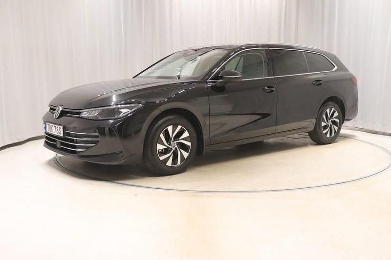 Begagnad VW Passat 150 HK (110 kW) 2024 Svart Kombi