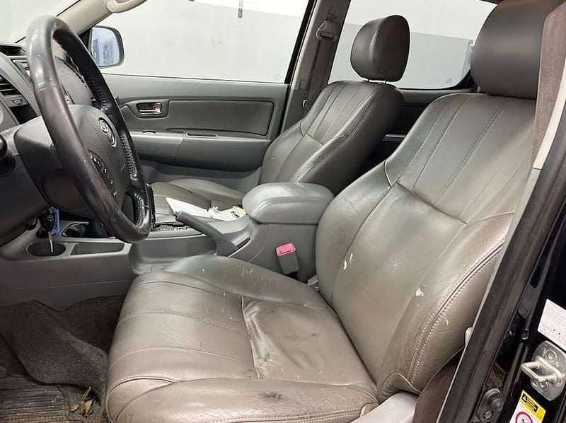 Begagnad Toyota HiLux 171 HK (125 kW) 2011 Svart Pickup