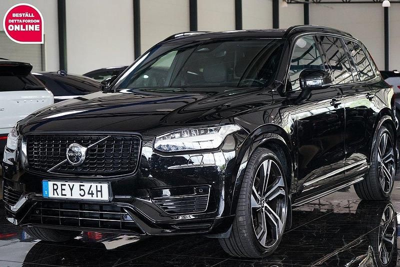 Svart Begagnad 2022 Volvo XC90 R-Design SUV | 659 500 kr (Marknadspris) - Bild 1/4