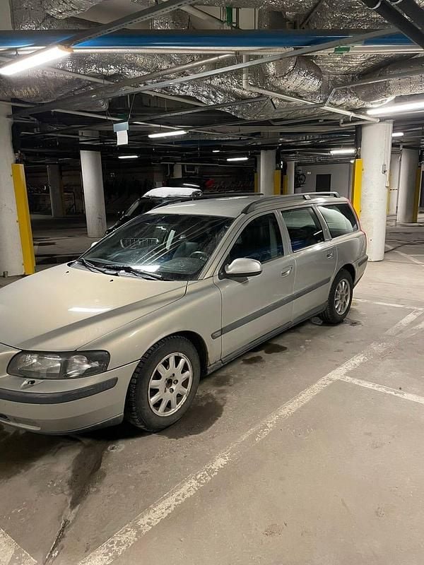 Begagnad 2002 Volvo V70 Kombi | 17 000 kr (Bra pris) - Bild 1/4