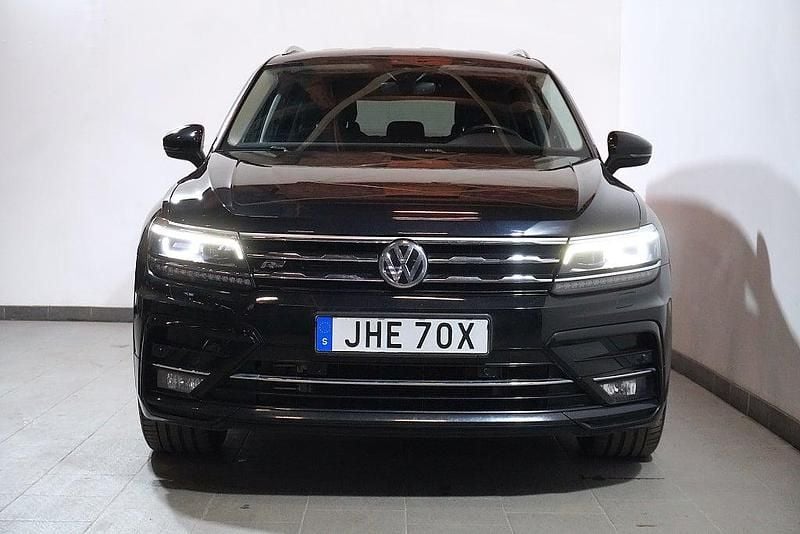 Begagnad VW Tiguan Allspace R-line 200 HK (147 kW) 2021 Svart SUV