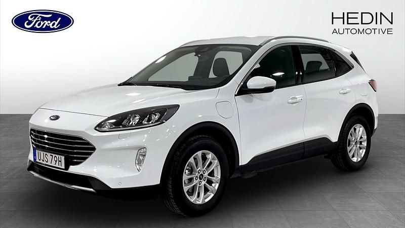 Frozen white Begagnad 2022 Ford Kuga Titanium SUV | 259 900 kr (Marknadspris) - Bild 1/4