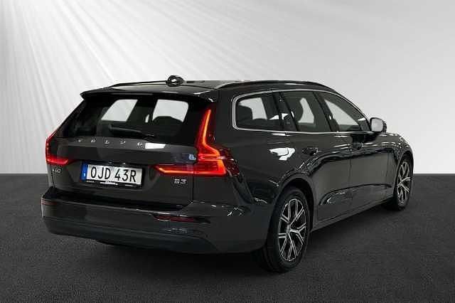Begagnad Volvo V60 163 HK (119 kW) 2023 Kombi
