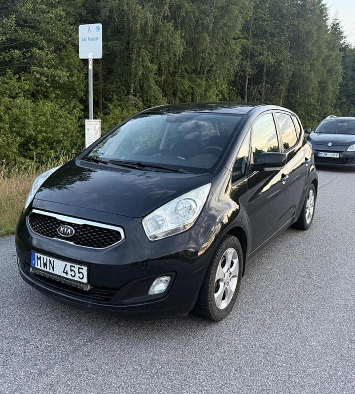 Svart Begagnad 2014 Kia Venga Comfort Halvkombi | 35 000 kr (Superpris) - Bild 1/4