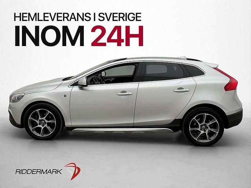 Begagnad Volvo V40 Ocean Race 114 HK (83 kW) 2014 Silver Halvkombi