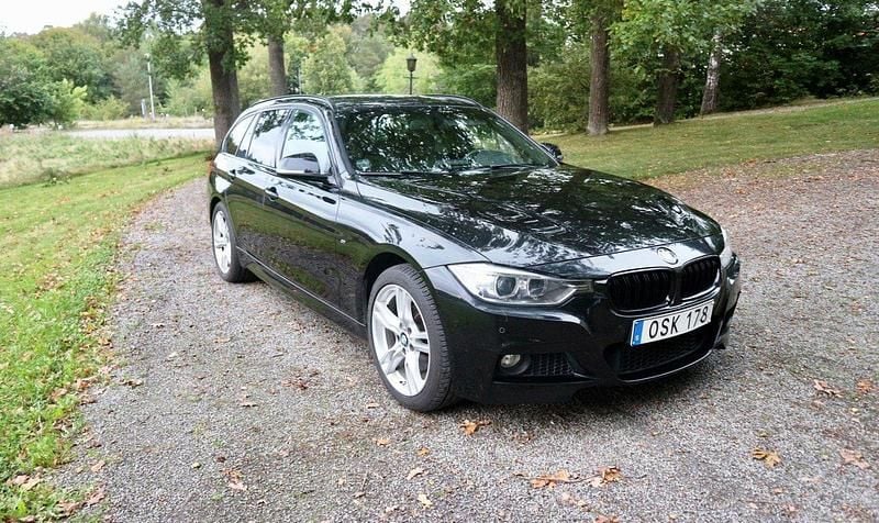 Svart Begagnad 2015 BMW 320 M Sport Kombi | 160 000 kr (Bra pris) - Bild 1/4