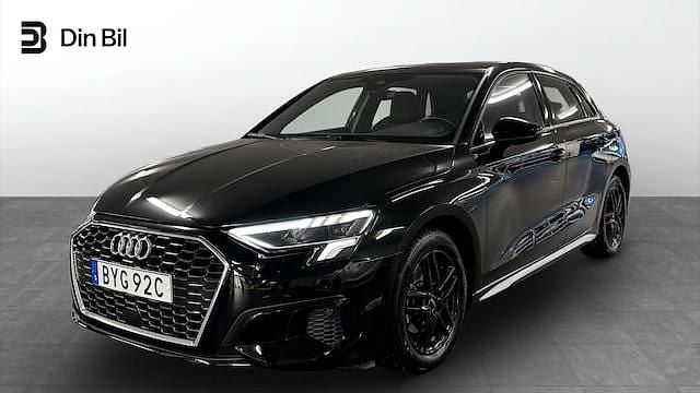 Brilliantsvart Begagnad 2023 Audi A3 Advanced Plus Sedan | 264 900 kr (Marknadspris) - Bild 1/4