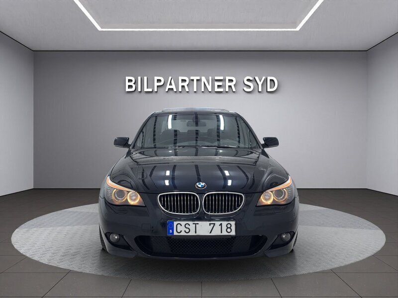 Svart Begagnad 2007 BMW 540 M Sport Sedan | 159 900 kr - Bild 1/4