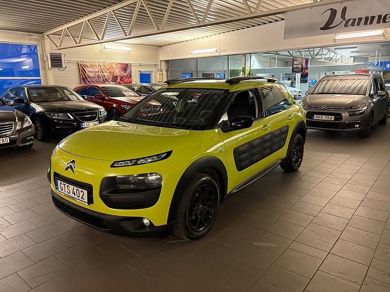 Begagnad Citroën C4 Cactus PureTech 82 HK (60 kW) 2015 Gul Halvkombi