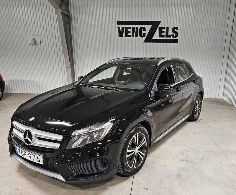 Svart Begagnad 2016 Mercedes GLA200 AMG SUV | 179 000 kr (Marknadspris) - Bild 1/4