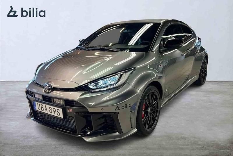 Silver Begagnad 2024 Toyota Yaris Premium Halvkombi | 589 900 kr (Marknadspris) - Bild 1/1