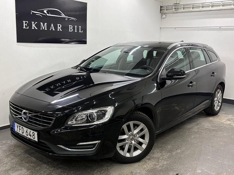 Svart Begagnad 2016 Volvo V60 Summum Kombi | 149 900 kr (Marknadspris) - Bild 1/4