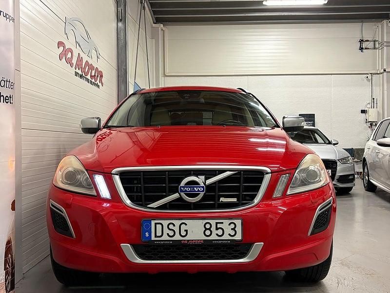 Begagnad Volvo XC60 R-Design 215 HK (158 kW) 2011 Röd SUV